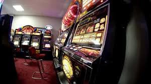 Video demonstrasi interaksi dealer di meja Spadegaming Video demonstrasi interaksi dealer di meja Spadegaming